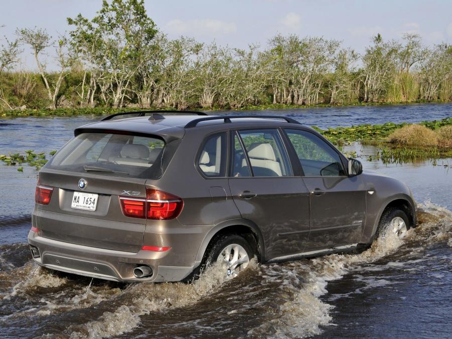  BMW X5 xDrive 3.5i 2010 года  (фото 13 из 16)
